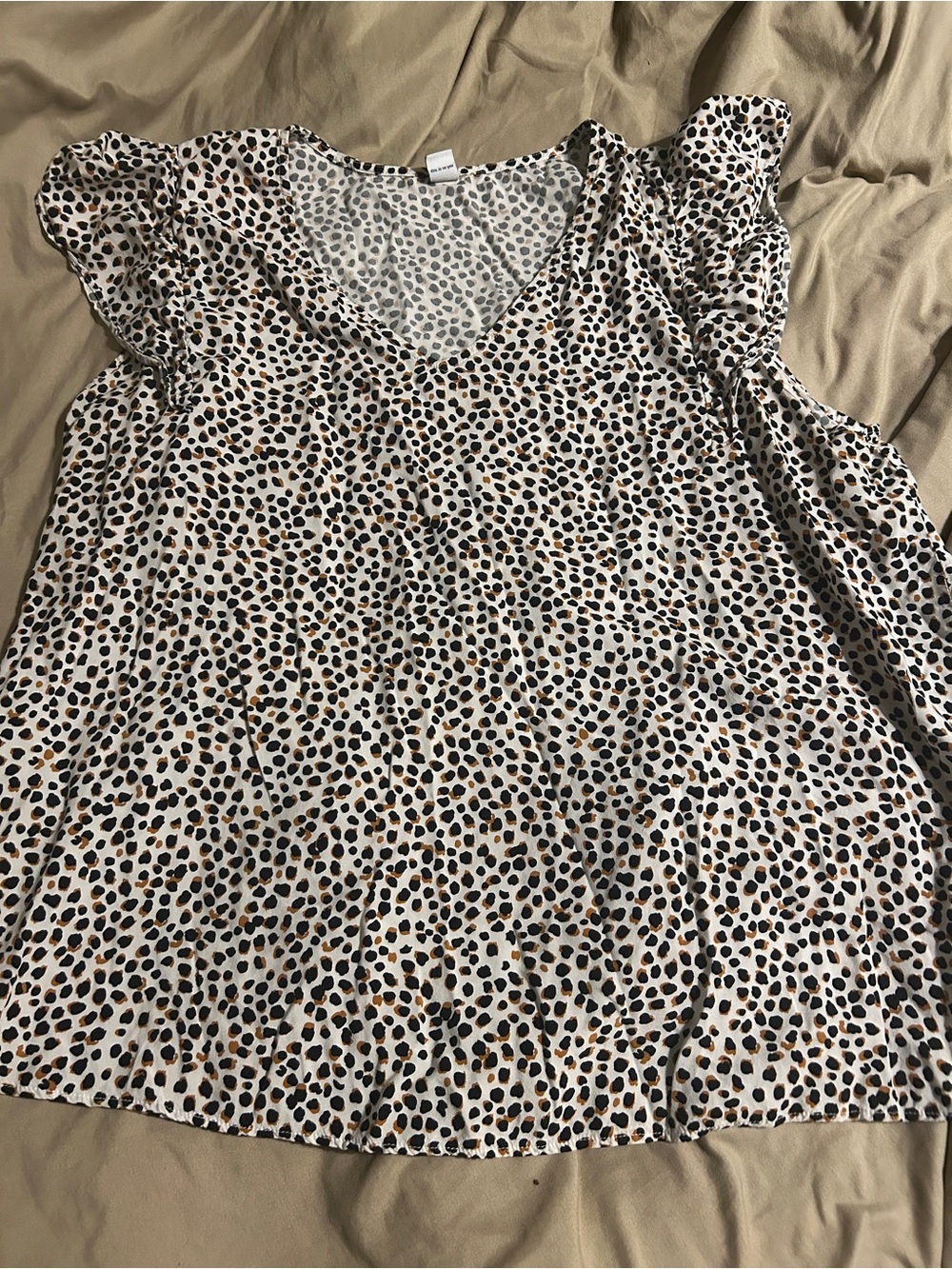 Old Navy Leopard Print V-Neck Flutter Sleeve Blouse - Cream/Tan/Black